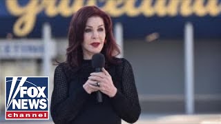 Famous Priscilla Presley opens up about Elvis' final days Net Worth