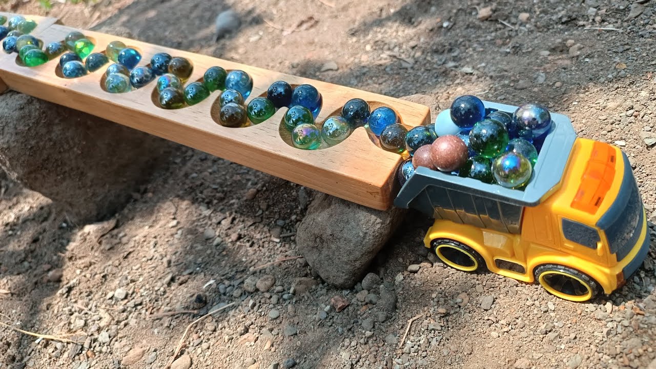 Playing Marbles By The Riverbank ☆ Wooden Slope, Dump Truck & Tiny Sand