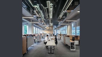 Smoky Ambiance for Empty Workspaces