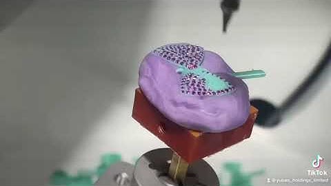 The operation of 3D automatic diamond setting machine stones setting machine for lost wax casting