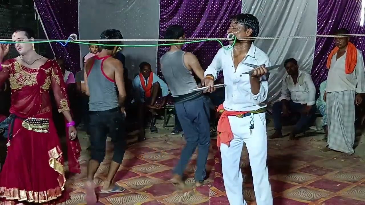 ले चलो बजरिया अंगूरी पकड़ के रजाई ( 7408173473) सालिकराम यादव 