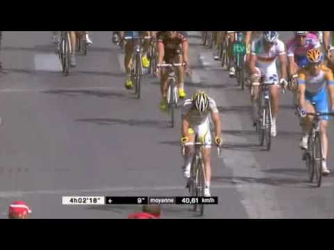 Mark Cavendish wins on the Champs lyses