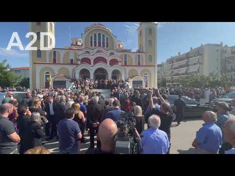 Βουβό πένθος στην κηδεία του πατέρα στην Άρτα που δολοφονήθηκε από το γιο του