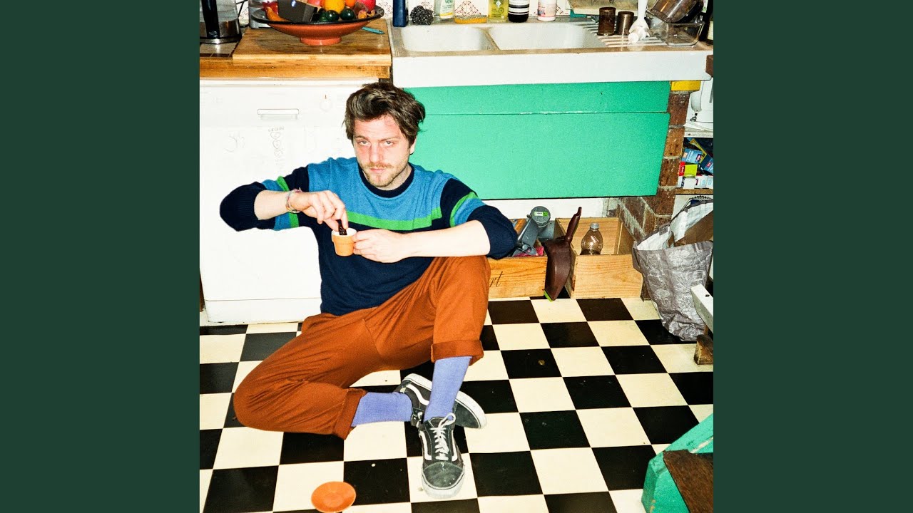 YouTubeでLuciaを視聴 YouTubeでLuciaを視聴