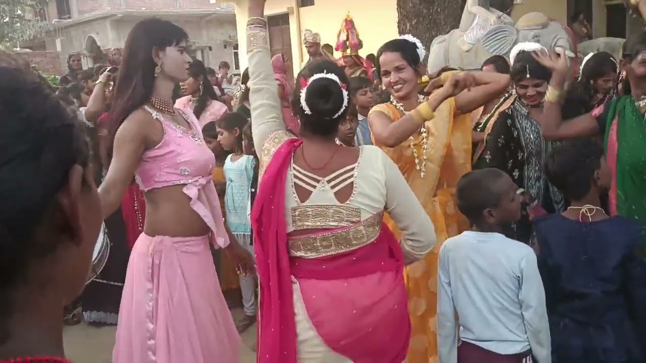 #बैंडबजा || मैया मोर गवेली गीतियां हो की झूली झूली ना गाने की धुन पर खूबसूरत म्यूजिक पर जोरदार डांस