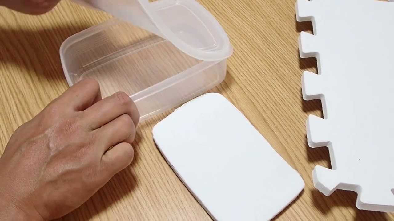 100均タッパーで標本箱を作ろう　ルリハムシ昆虫教室