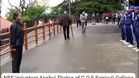 NSS Volunteer Anshul of COE GC SANJAULI College giving training to volunteers for 15th August Parade