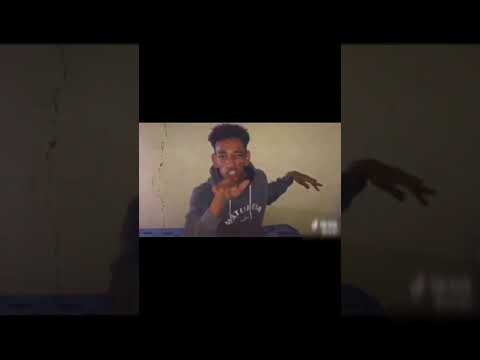 شاب الذي يمتلك موهبة الغناء في موريتانيا 