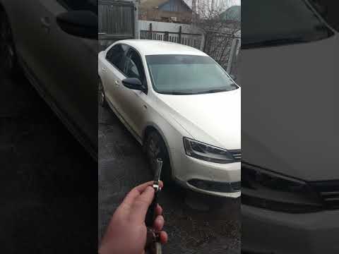 Video: Koj yuav rov kho lub teeb txij nkawm li cas rau xyoo 2014 Volkswagen Jetta?