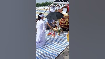 con đưa tiễn mẹ về cực lạc