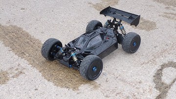 Team Associated RC8B3e Speed Test #2. (16T pinion)