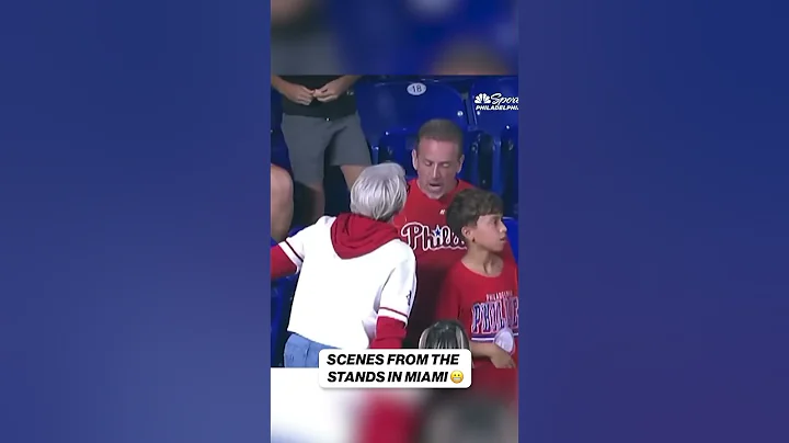 We are out of words with this scene 😮 #mlb #phillies #miami #marlins