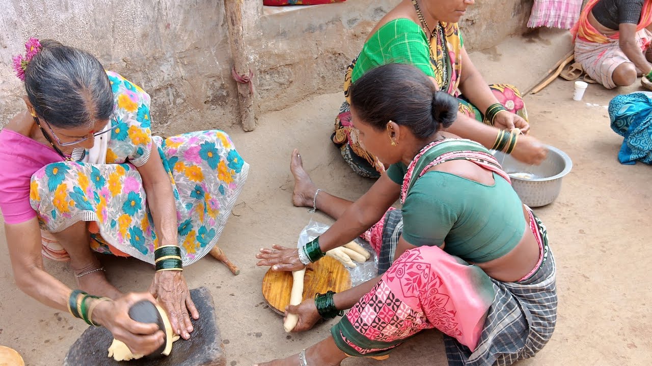 आज बनवले लग्नाच्या पापड 