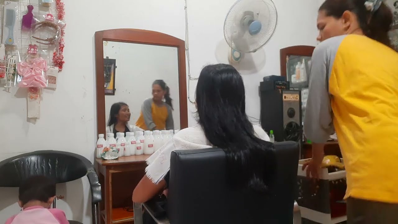 МАМА НАУРА ПОДСТРИГЛАСЬ