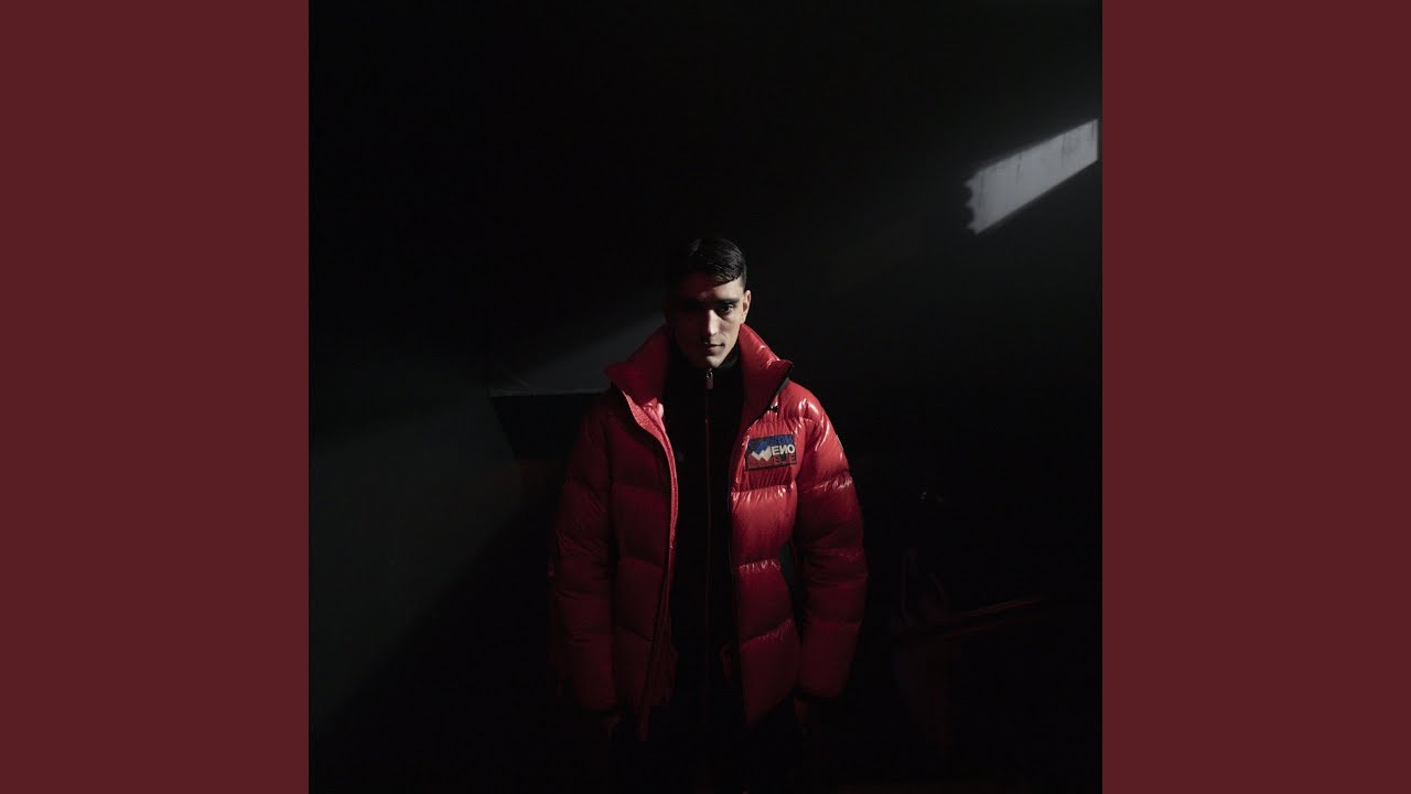 Mira Backstage en YouTube Mira Backstage en YouTube