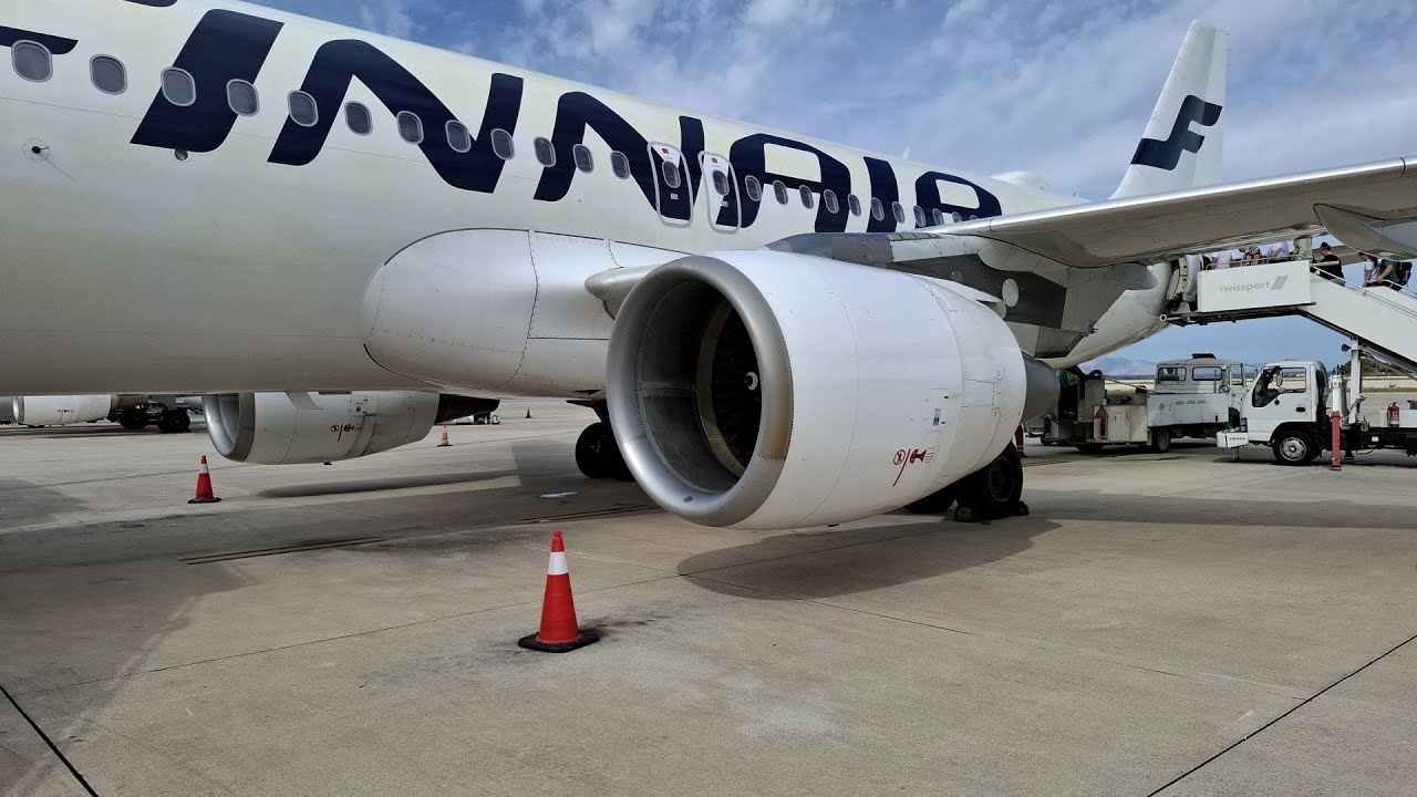 Finnair A320 AY1862 landing HEL/22L via Neste's Porvoo refinery.