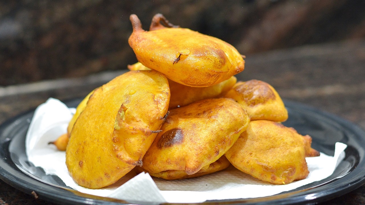 भजी फुगत नाही, ही सिक्रेट पद्धत वापरा प्रत्येक भजी टम्म फुगेल अजिबात तेलकट होणार नाही | Batata Bhaji