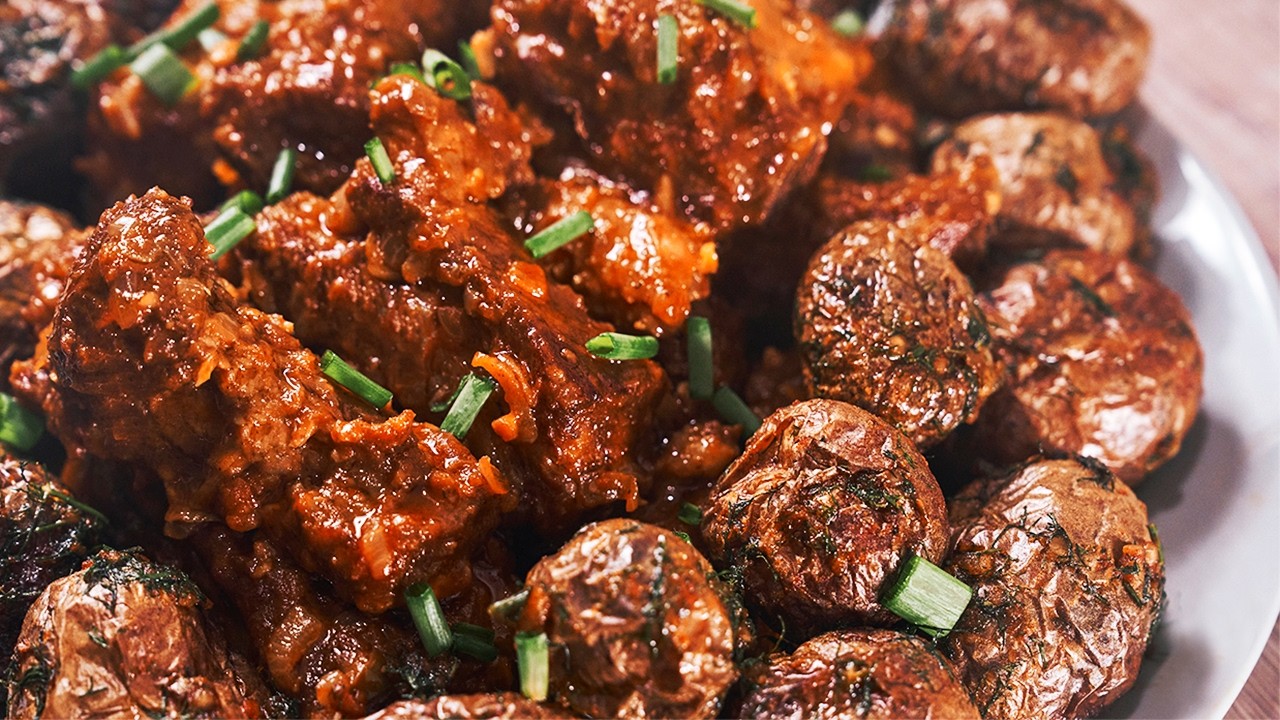 Irresistibly Tender Pork Ribs That Melt in Your Mouth!