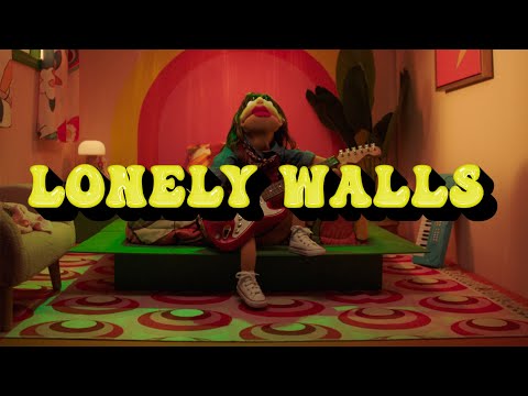 Guarda "Lonely Walls" by Beth Bombara (Official Video) su YouTube
