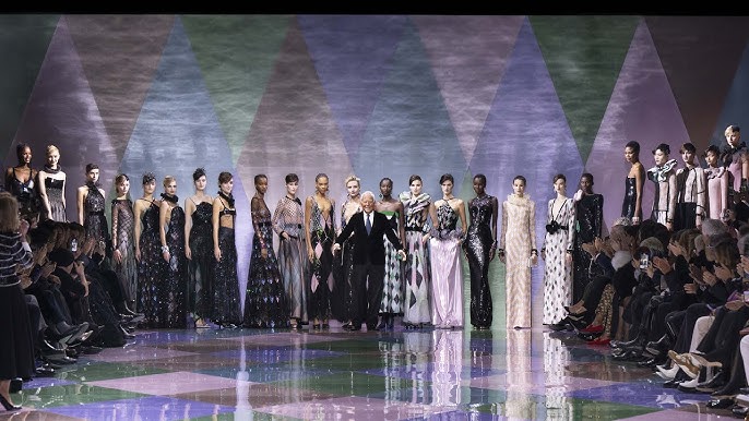 The Giorgio Armani Privé Fall Winter 2022-23 Fashion Show 