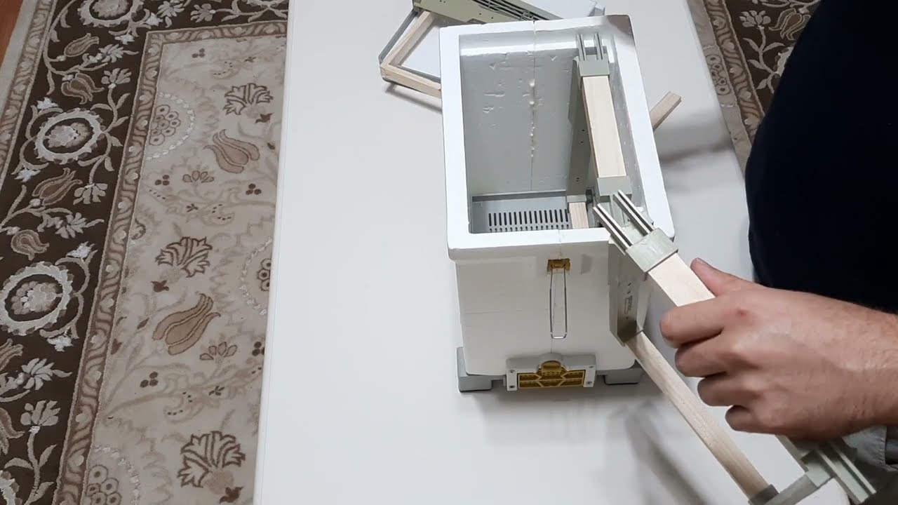 Ana Arı Üretimi. Kendi Ana arınızı Kendiniz üretin.  Stroplast Ana üretim Kovan Tanıtımı. #bee