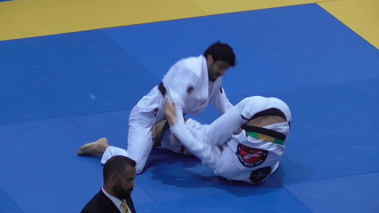 Stéfano Corrêa vs Luca Anacoreta - FINAL - IBJJF European Open 2019 - Black Master 1 - Medium-Heavy