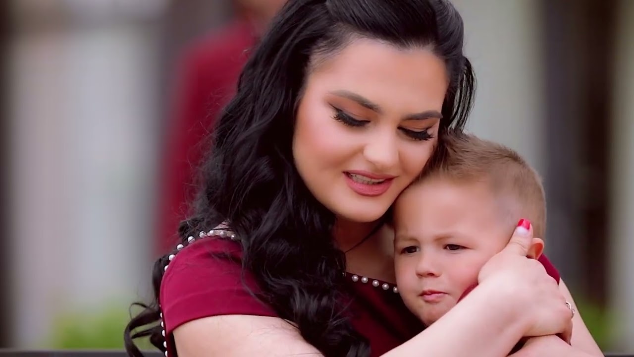 Elvira Fjerza - Sot u ba nana me djal