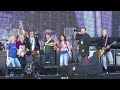 Paul McCartney - Argentina 2010 - Fans on stage during soundcheck