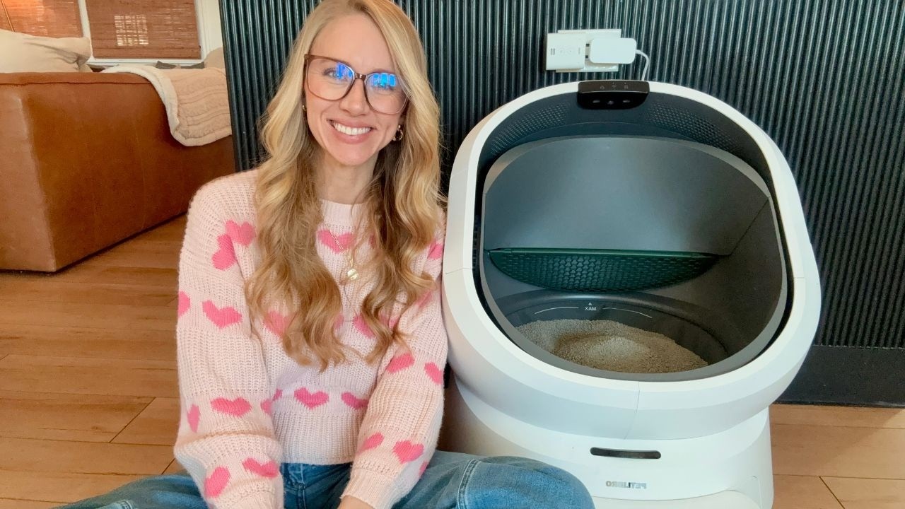 This AI Litter Box Knows Your Cat’s Health?! 😳 Full Review + Discount Code!