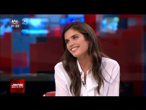 Sara Sampaio interview on Jornal Da Noite - 11/9/17