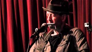Cut Me I Bleed The Blues | Travis Meadows LIVE at the Fillin' Station