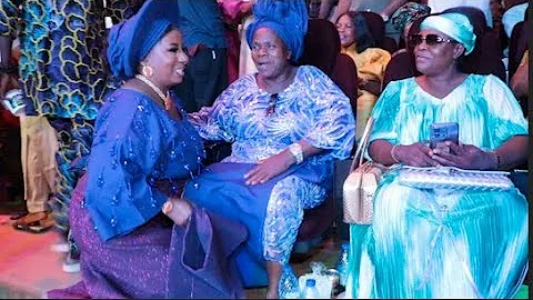 Mide Martins Went FLAT On Her Knees For Odunlade Adekola’s Mother… This Is Too Humble!