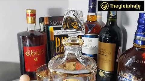 Bô bình rượu pha lê mạ vàng 24k mặt chiến binh Versace - Thegioiphale.vn