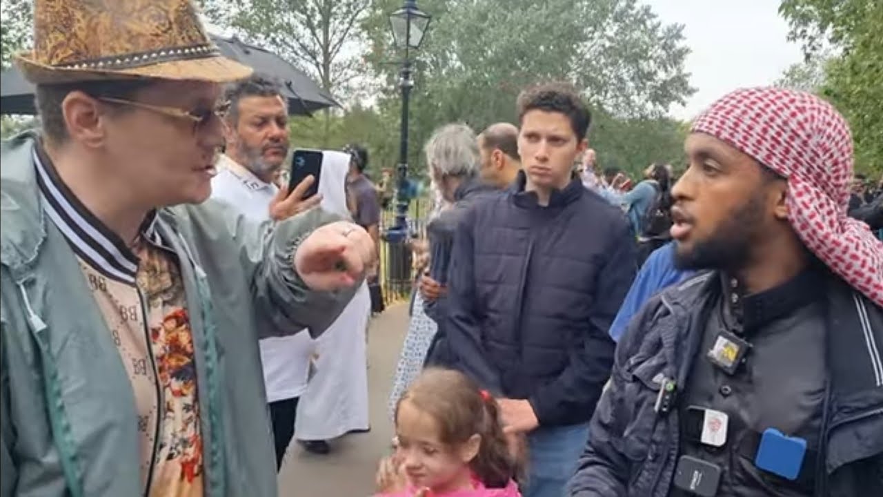 Cocky Guy Picked On The Wrong Muslim! Siraj And Christian Speakers Corner Sam Dawah