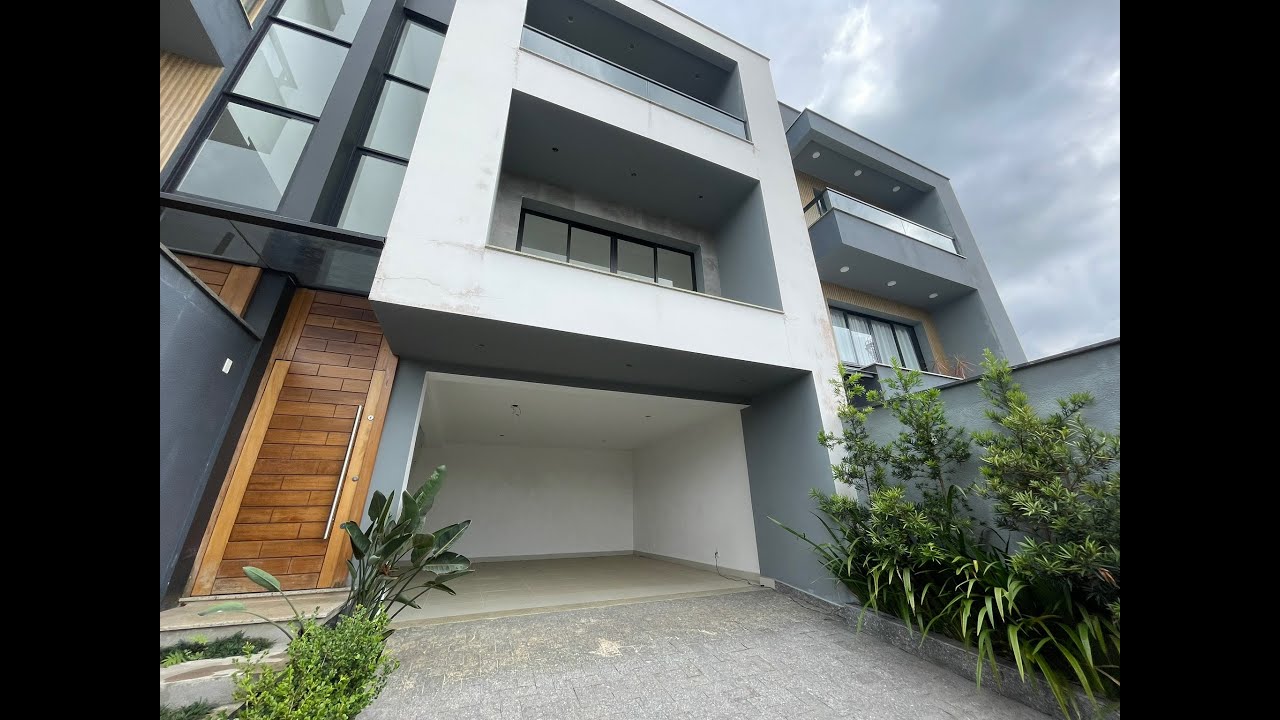 Venda - Geminado com 3 quartos no Floresta em Joinville