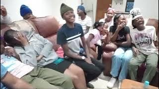 usenkingeni umama indodana imupheka ngemibuzo. Wena ubungenza njani?