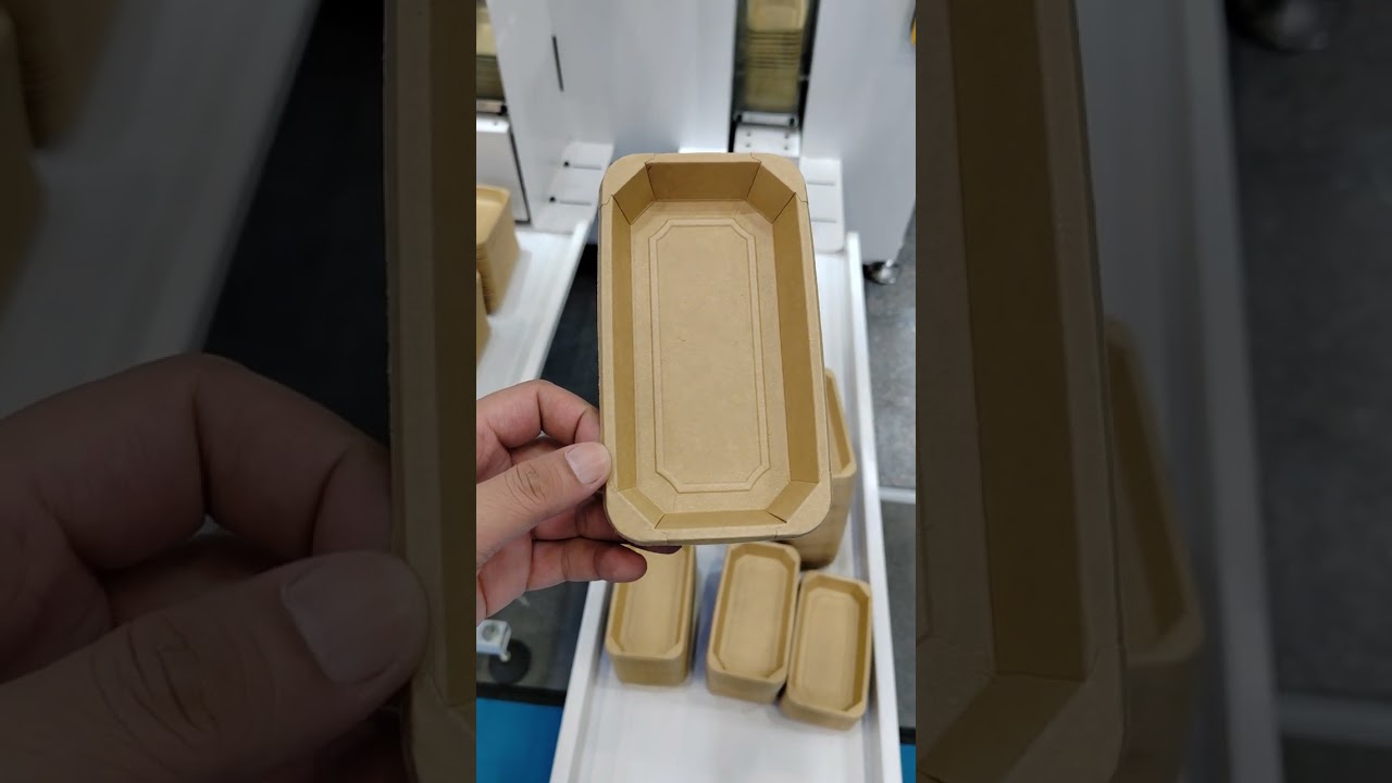 +13967718903 8corner paper tray machine and rolling edge paper tray machine at Guangzhou bakery fair