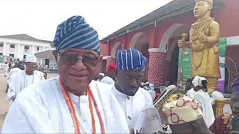 DR DOTUN SANUSI ILAJI @ OKANLOMO ODUA BY ONI OF IFE OBA ADEYEYE OGUNWUSI OJAJA 1ST @ ONI PALACE 