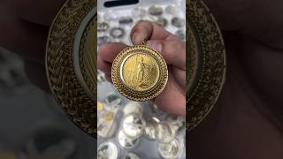 Christmas isn’t over; it’s just getting started for @spacecitytreasure @manvelmansion  #gold #silver