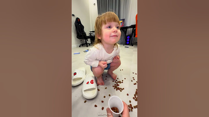 Mega very cute baby and dominoes cat mode♥️😱🐈