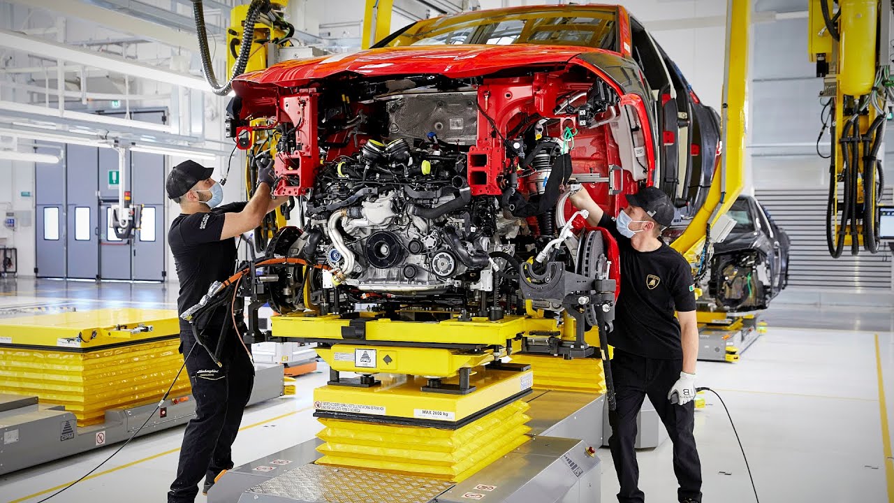 Inside the Lamborghini Factory 🇮🇹 | How Lamborghini Supercars Are Built in Italy!