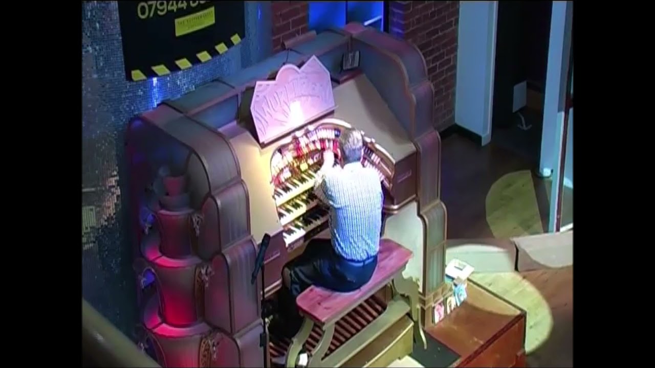 PAUL KIRNER - "ORIENTAL MEDLEY" - BUTTERMARKET SHREWSBURY WURLITZER - 2016 *****