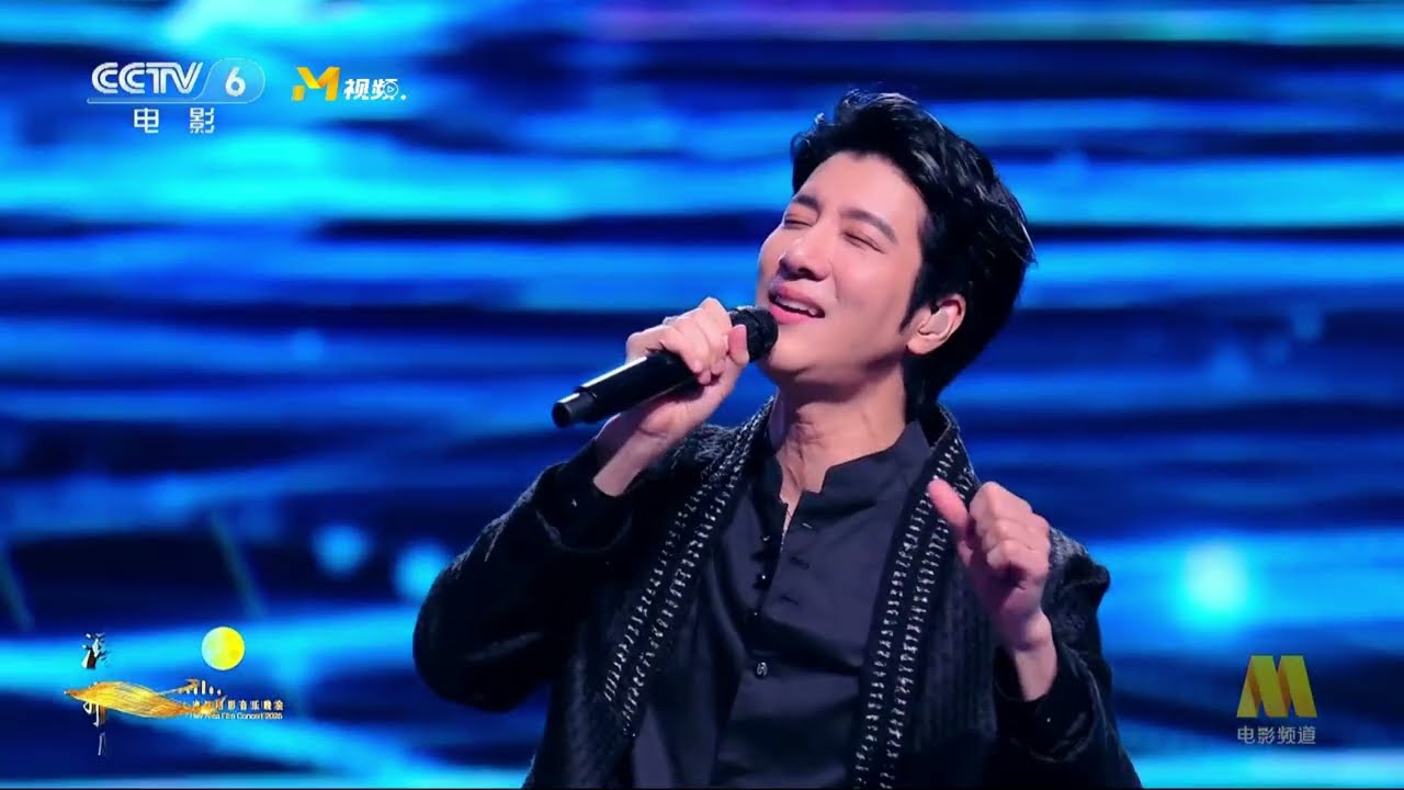 王力宏在湾区唱起《心中的日月》#2025大湾区电影音乐晚会- YouTube