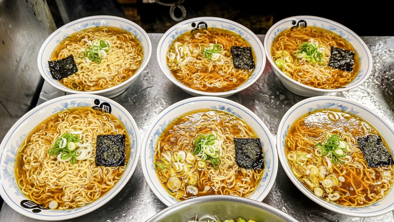 常連が殺到する１００年ラーメン食堂！店主こだわりの伝統中華そば製造に密着したらヤバすぎた。。