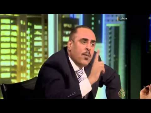 على الهواء ضربه بالقلم والهاتف النقال هههههههه برنامج الاتجاه المعاكس