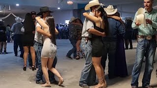 Un bonito baile en la boda de Gaby y Homero con los Ciclones del norte desde Satevo