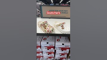 Skechers #sandals #skechers #slides #youtubeshorts #youtube #browsewithme #outlet #shortsvideo