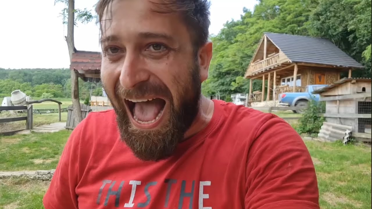 Costică a luat-o pe cocoașă de la Cornel ca a furat pepenele la Căsuță din Pădure !!