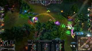 League of Legends - Funny fail! (Kassadin kills his own teammate)