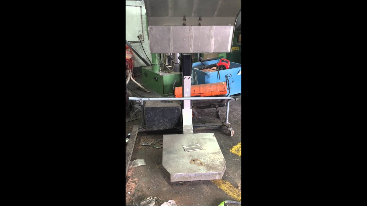 Tony Team TT1100E cardboard compactor